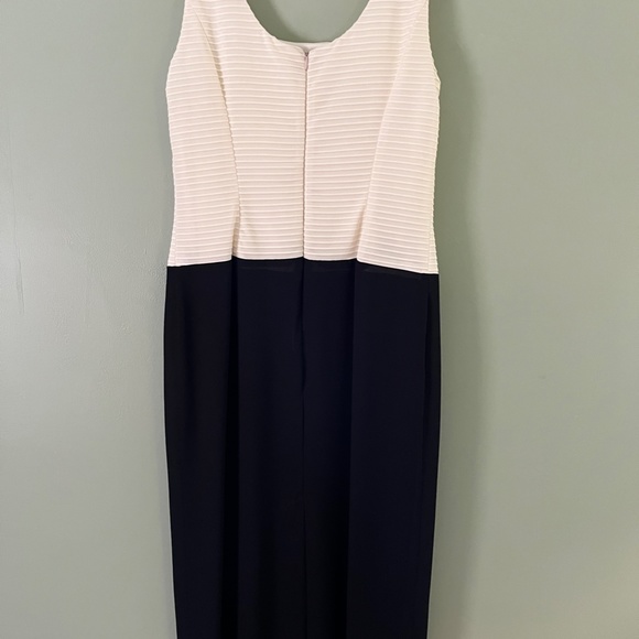 Patra long gown - Mother of the Bride or Groom - Picture 4 of 7